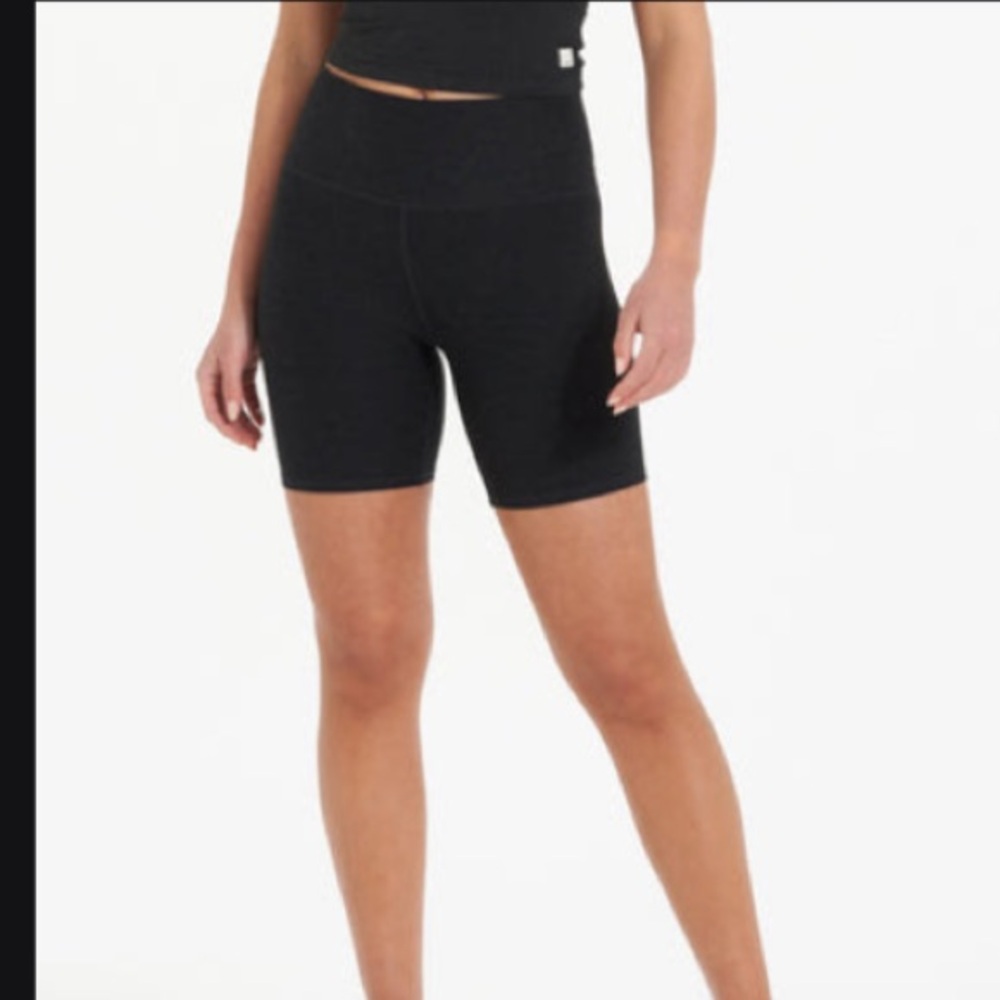Vuori Clean Elevation Shorty XS Black Heather (Barely worn maybe 3-4 times)